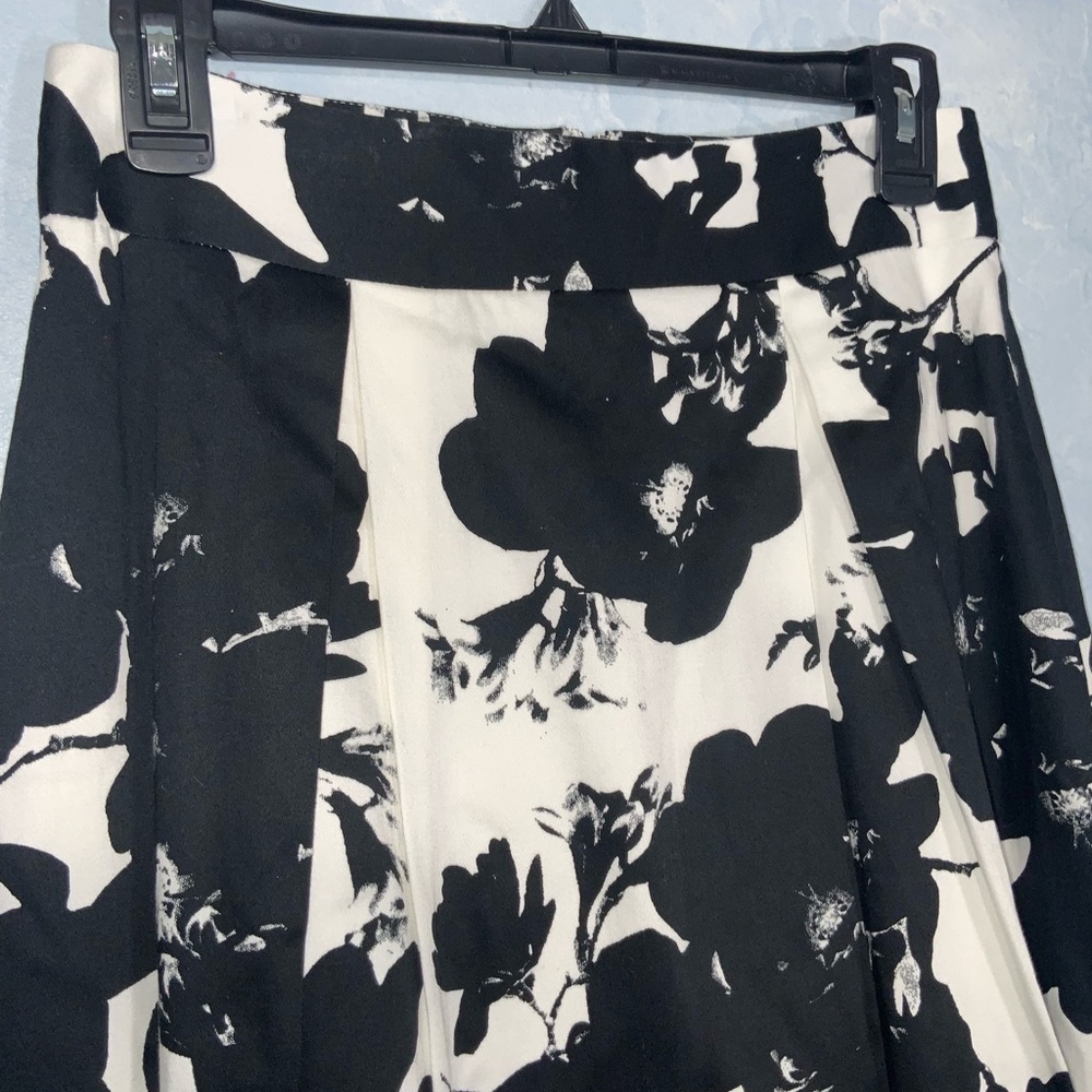 Antonio Melani Black & White Floral Flare Lined Pleats Skirt Office Casual Sz 4 - Picture 4 of 8